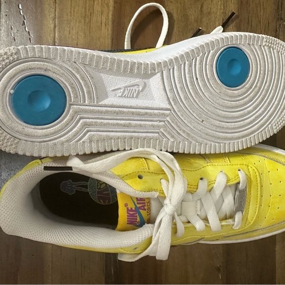 Nike Air Force 1 Smiley, 7Y, Yellow, worn a few times, no box - Picture 6 of 12